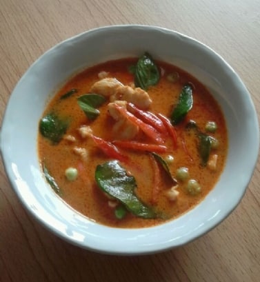 Kip Curry Rood – Gang Phet Gai