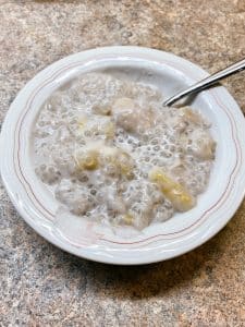 dessert met tapioca pearls bereid