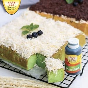 Koepoe Koepoe bolu pandan cheese layer cake